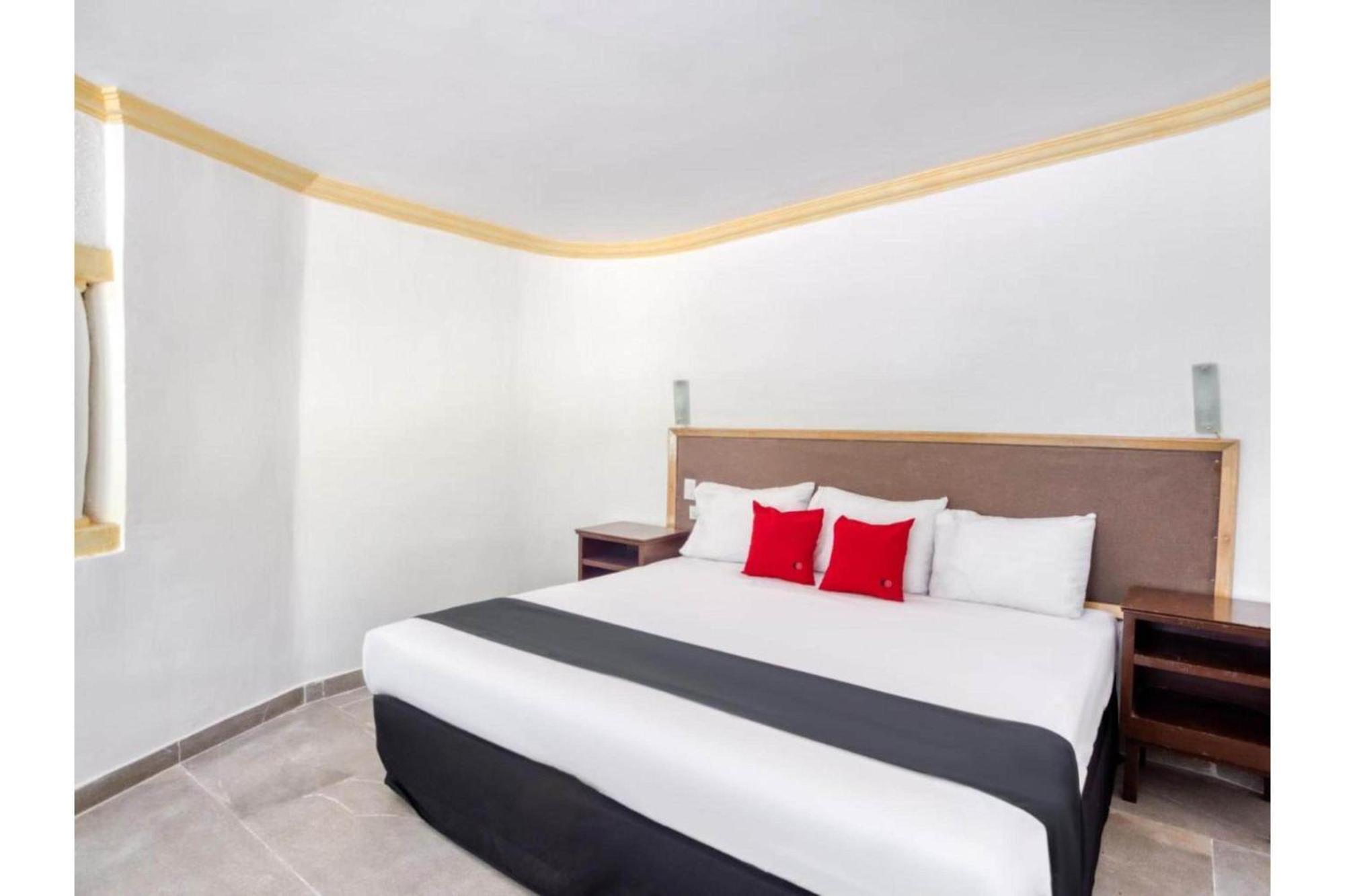 Capital O Gran Hotel Campestre Celaya  Ngoại thất bức ảnh