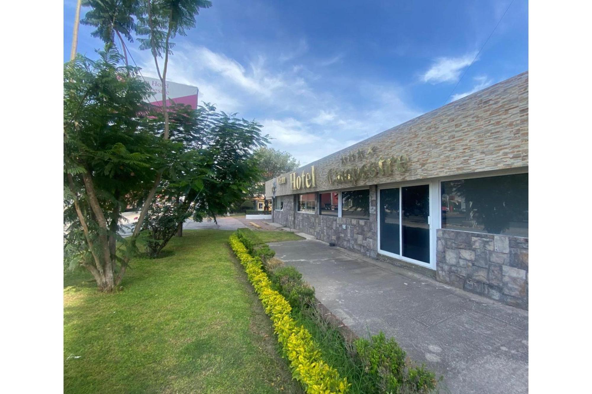 Capital O Gran Hotel Campestre Celaya  Ngoại thất bức ảnh
